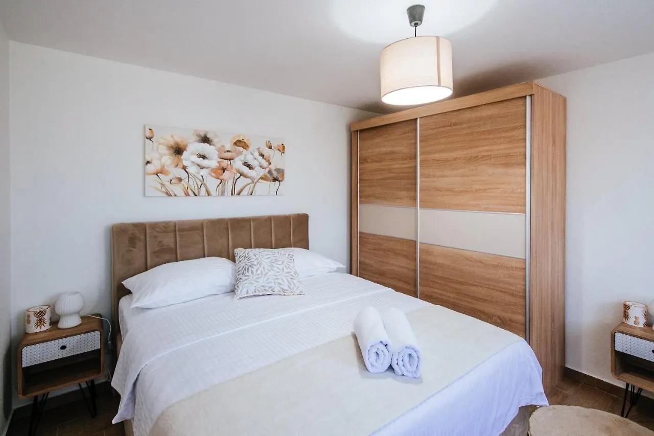 Roko Opacac Veli Iz,Otok Iz Apartment 0*,