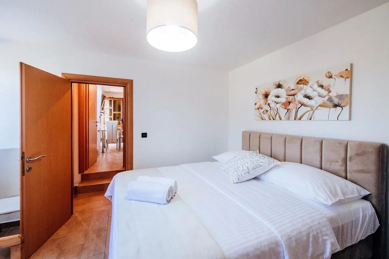 Roko Opacac Veli Iz,Otok Iz Apartment