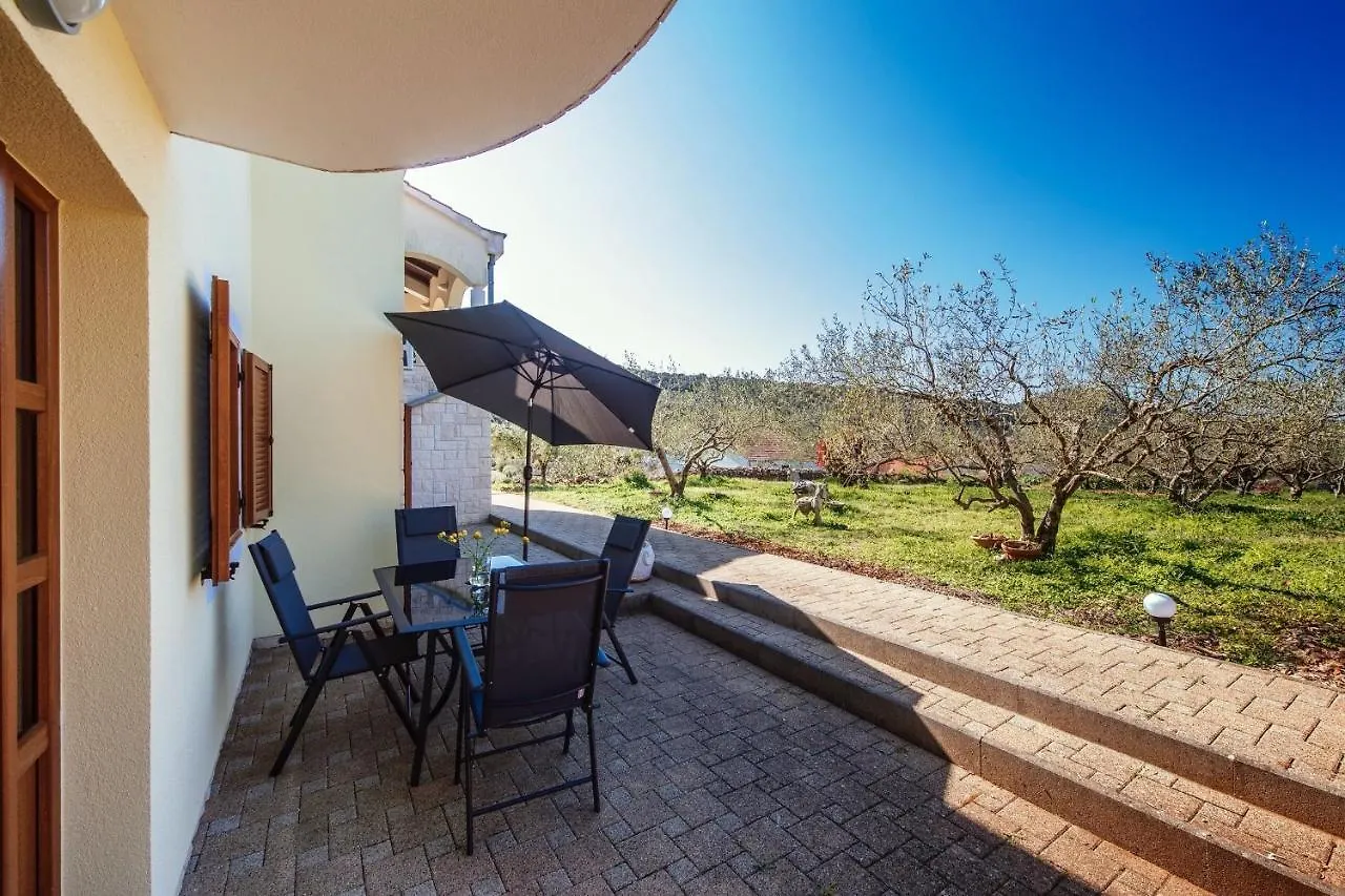 Roko Opacac Veli Iz,Otok Iz Apartment Croatia